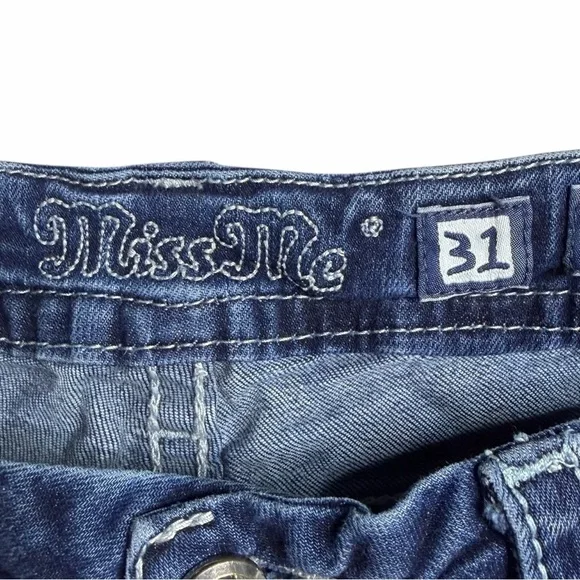 Miss Me Signature Straight Leg Studded Jeans Size 31 - Picture 5 of 6